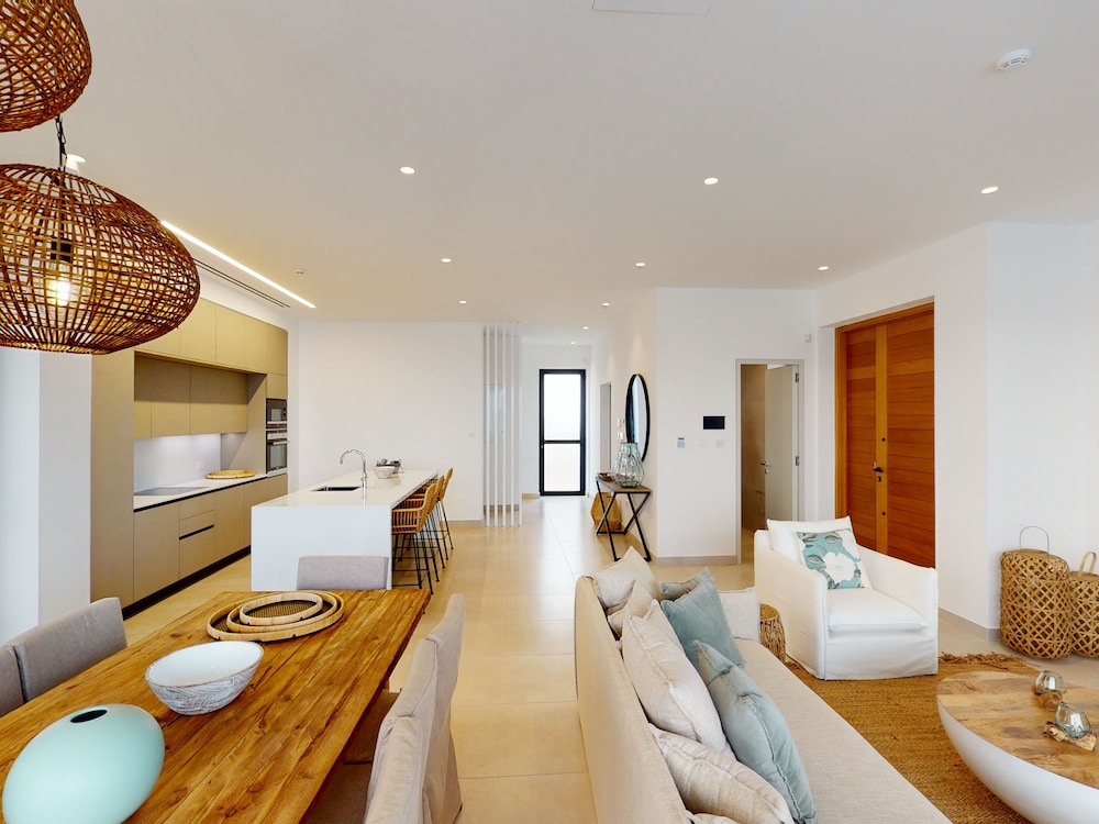 Sanders Konnos Bay Efterpi - Splendid 4-bedroom Villa With a Side Sea View
