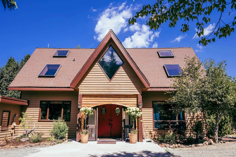 Ellensburg Vacations - 'big House Lodge' - Cle Elum Retreat on 8 Acres! - Property Image 1