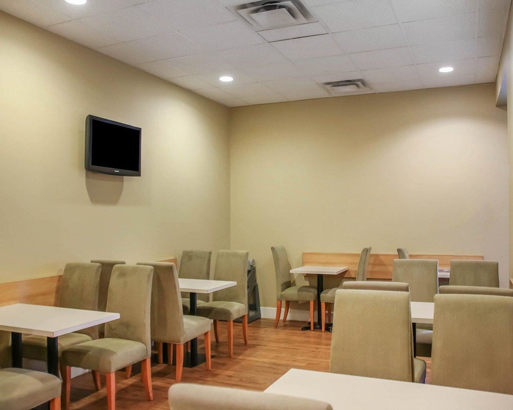 Econo Lodge Winnipeg South