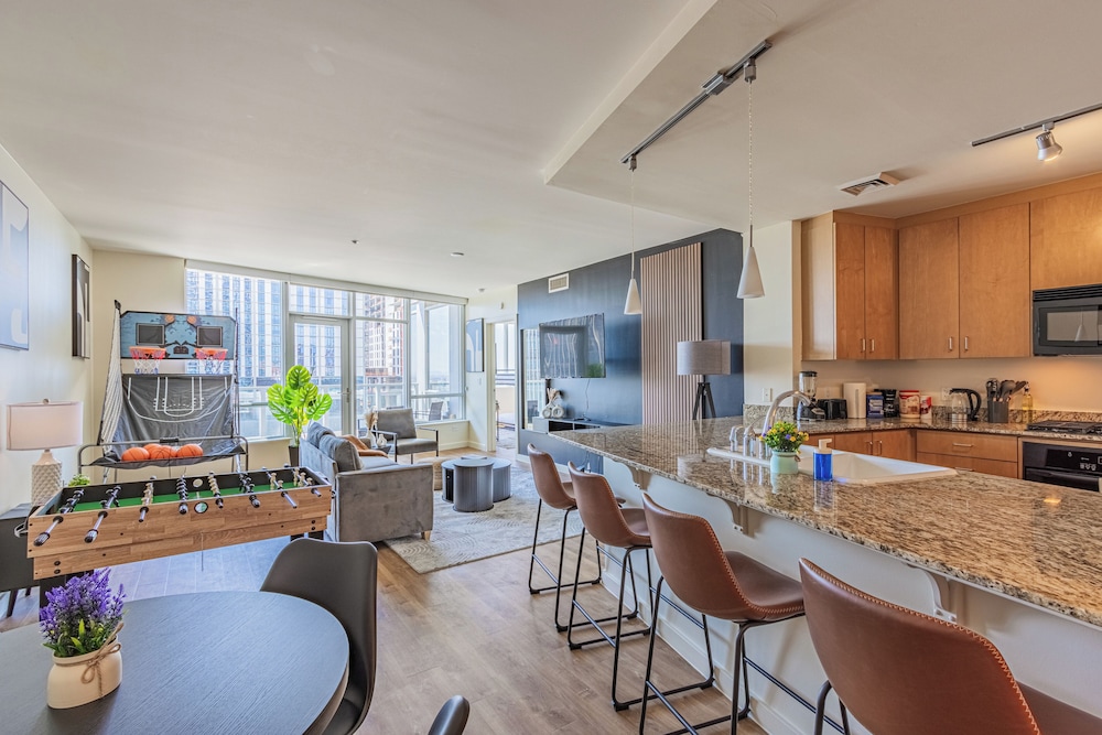 ROVE LIVING/KL - 44 Monroe