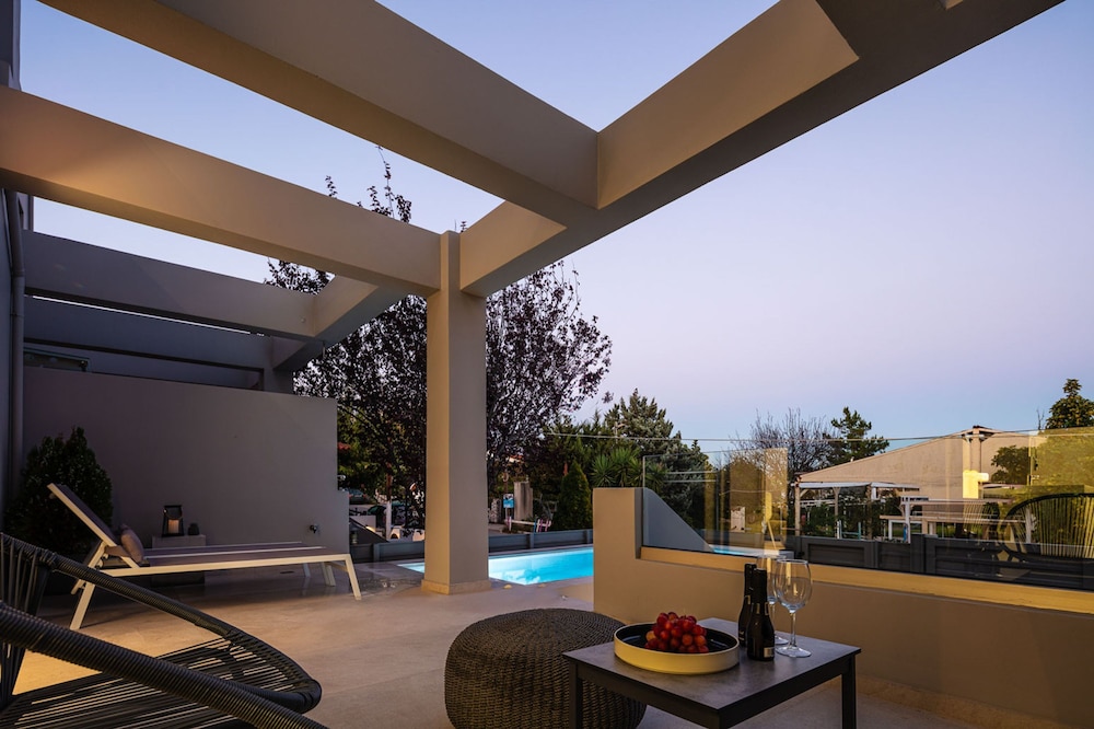 Akonizia Luxury House - With Private Swimming Pool view 5