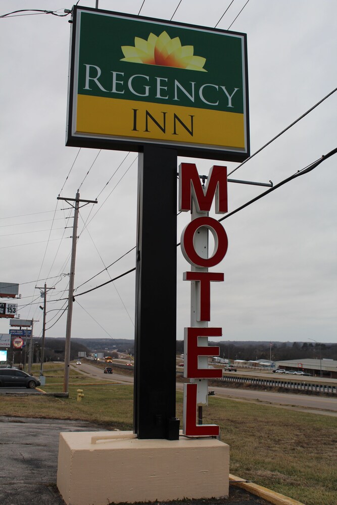 Rolla Vacations - Regency Inn - Property Image 6