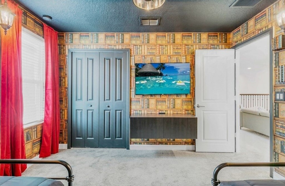 4552target 9 Bedroom Home