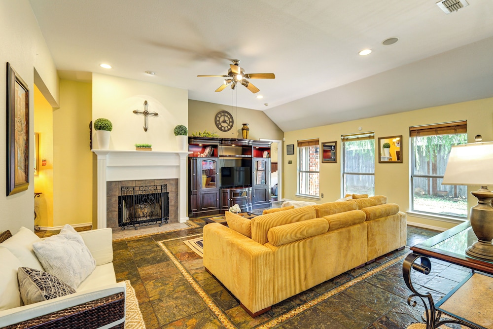 DFW Fun Awaits: Family Home in Crowley!