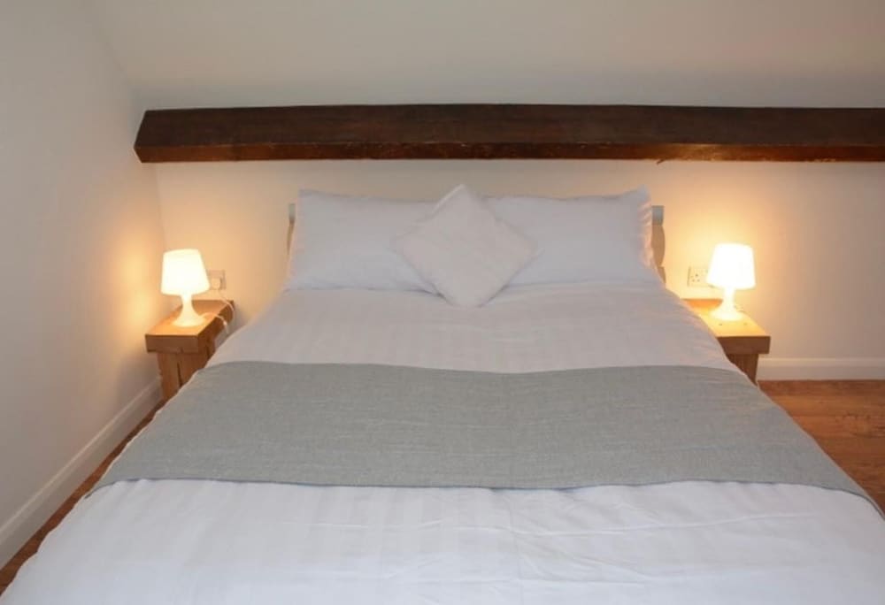 Immaculate 1-bed Apartment in Birmingham view 2