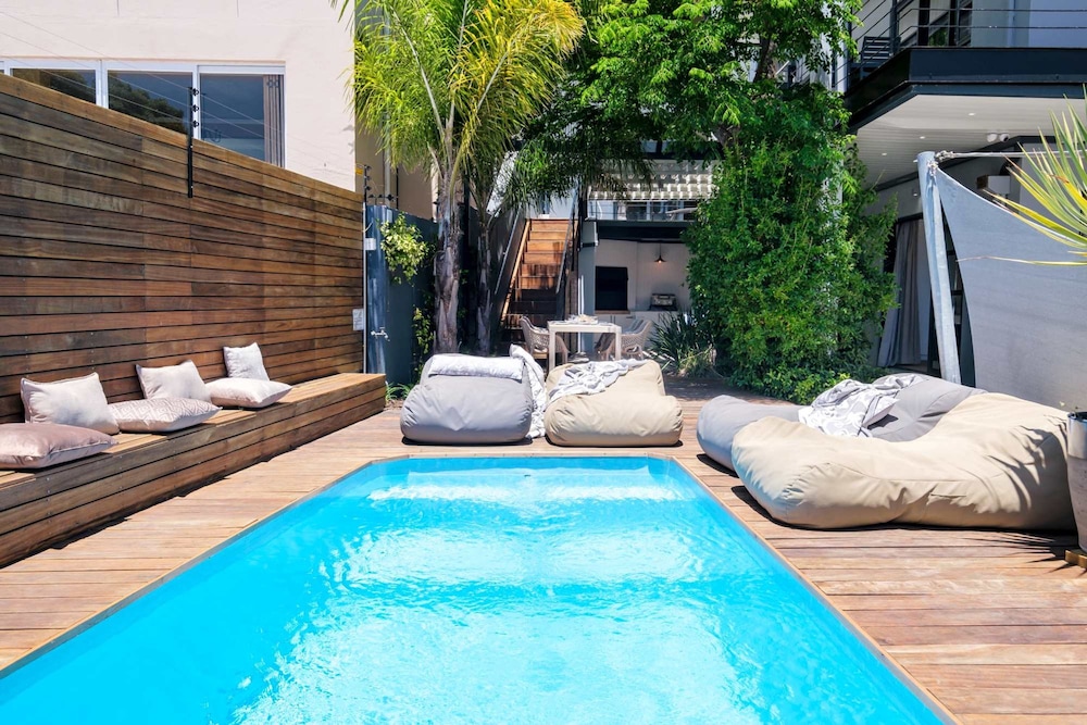 Camps Bay 4bed Villa w Pool Luxe on Central