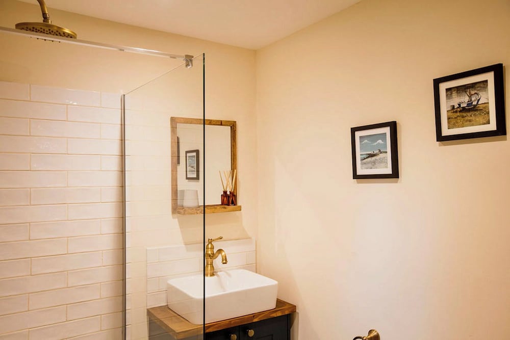 Hayne Barn Estate - Private Estate : 6 Eco Lodges - 1 Studio