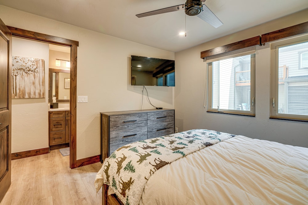 Walk to Slopes & Main St: Cozy Breckenridge Condo!