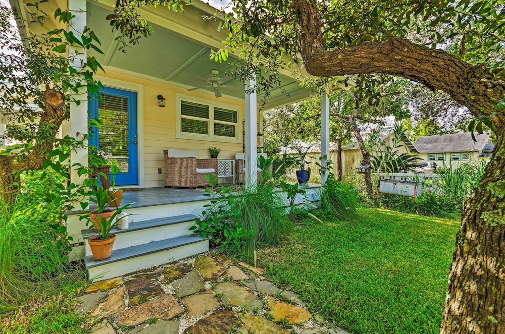 Seagrove Beach Studio - 1/4 Mi to Beach Access! view 5