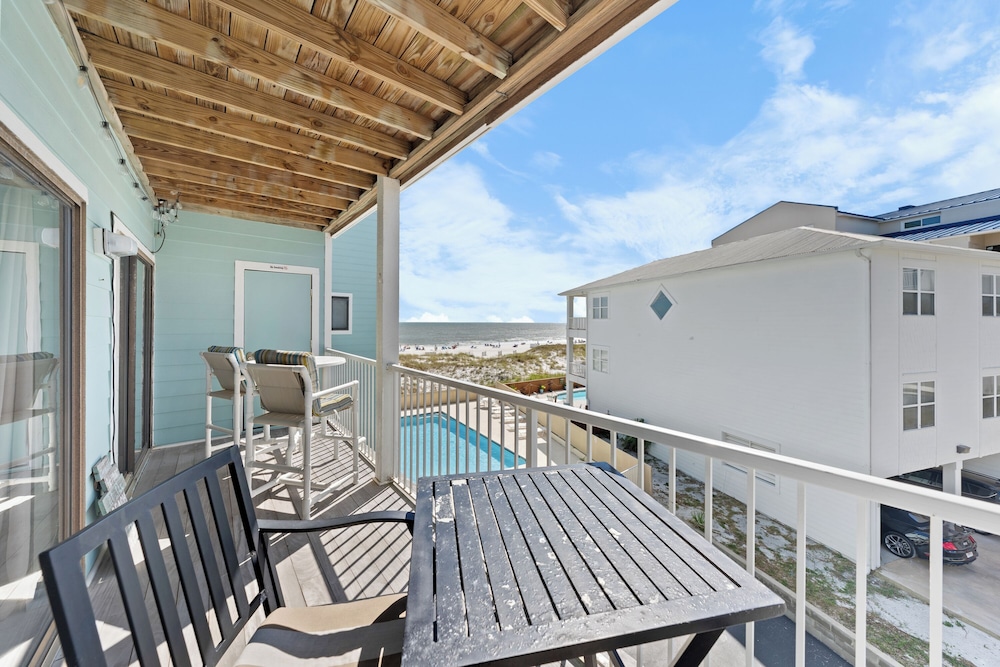 Romar Beach 203