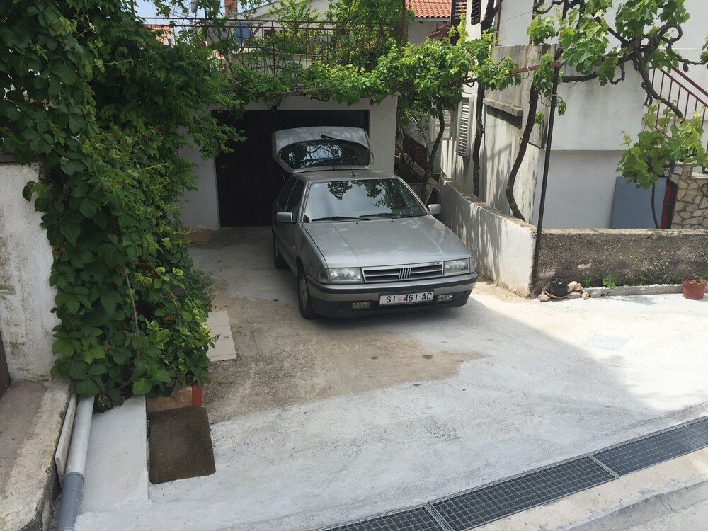 Josip - With Parking - A2 view 3