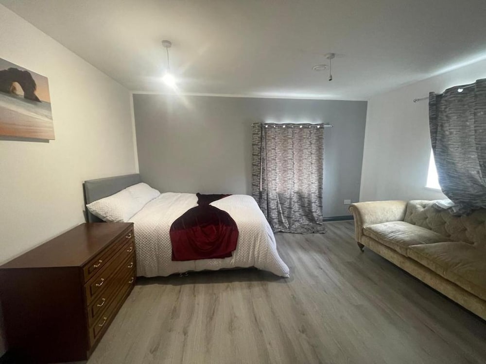 Winners Inn Sleeps 2 With Parking view 2