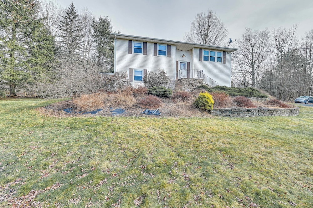 Vacation Rental Home ~ 2 Mi to Windham Mountain! view 5