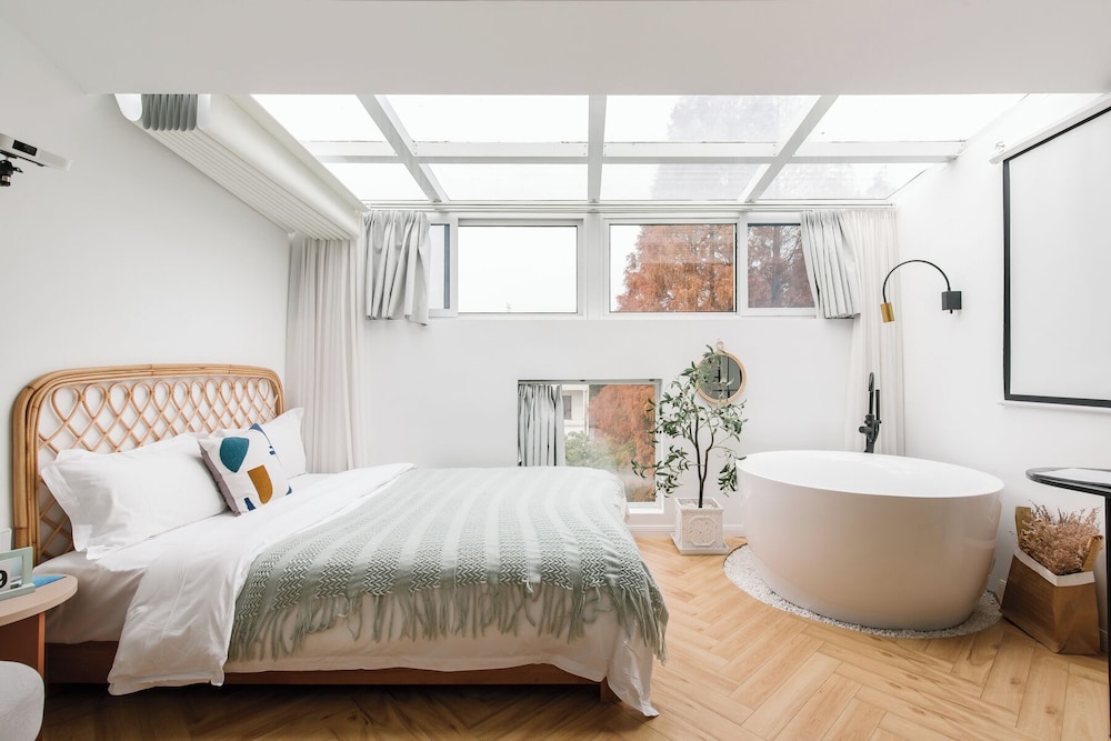 Shanghai Ruochu Designer Guesthouse-Near Shanghai Pudong Airport & Disneyland