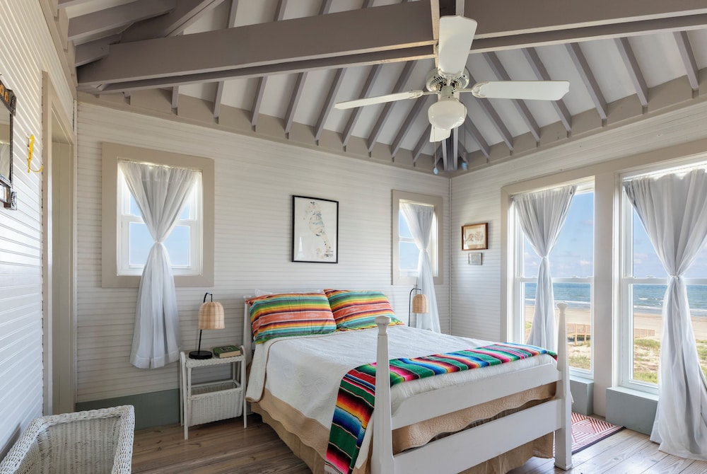 Beachfront Melody by Ryson Vacation Rentals