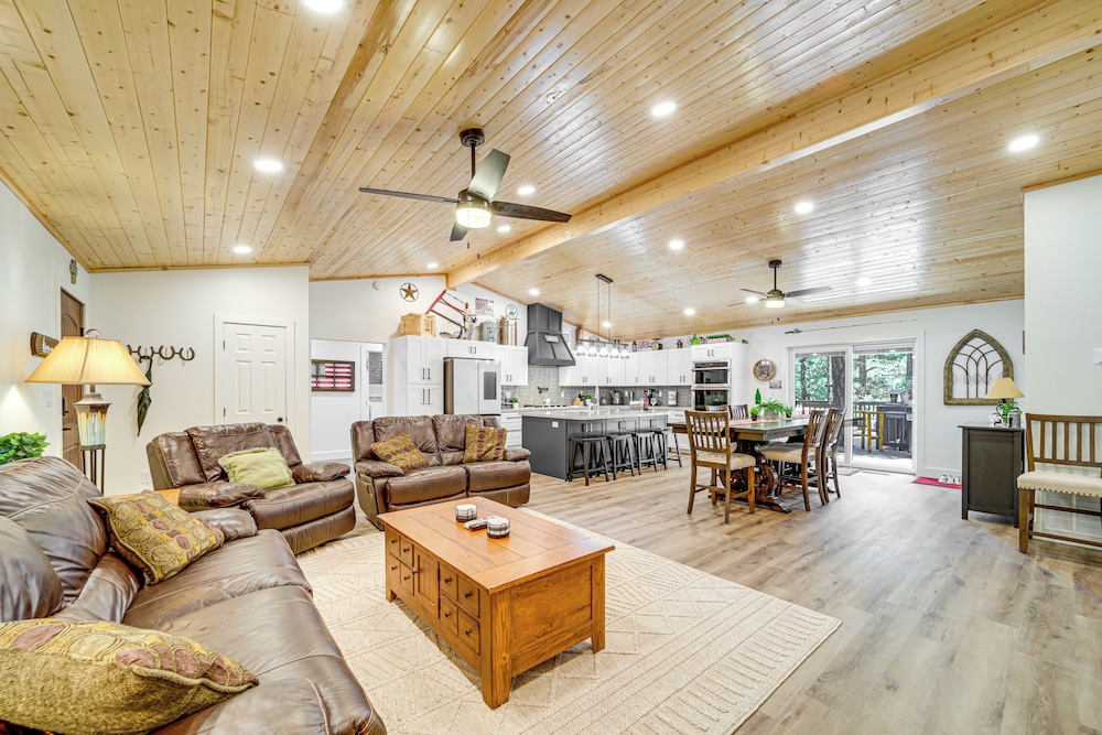Fire Pit + Trail Access: Spacious Happy Jack Cabin