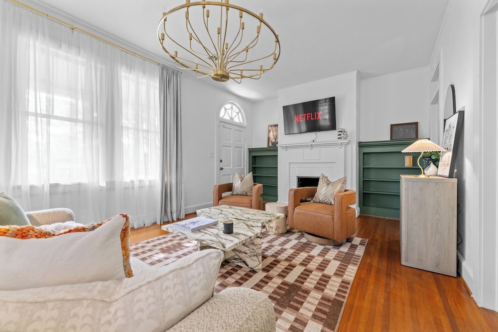 Stylish 3BR Retreat w Porch and garden
