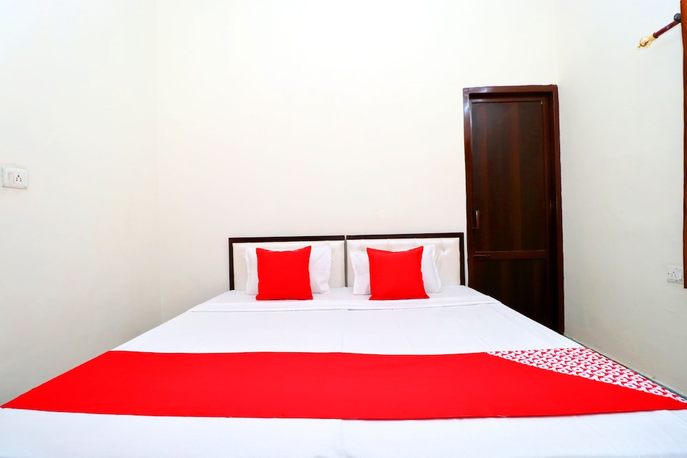 OYO 37097 Raj Apartments view 2