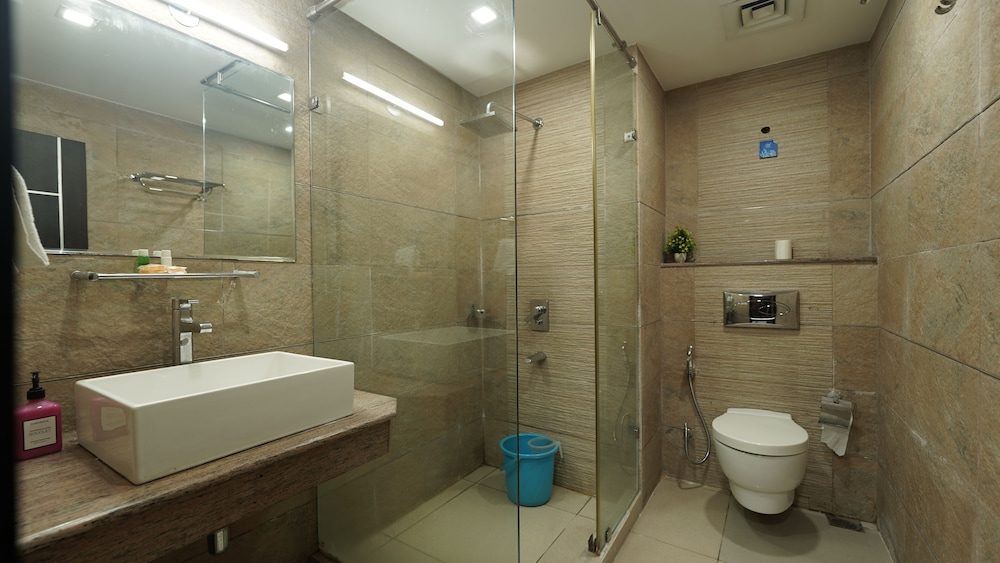 CORPORATE STAYS-SUNCITY