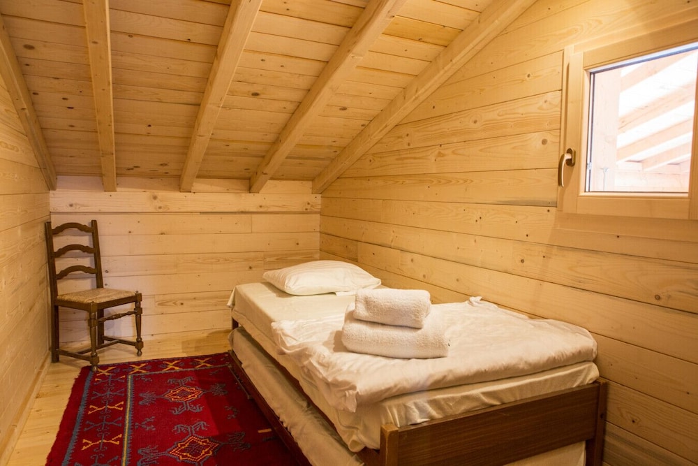 Chalet Rosaline 12 Person Beautiful Property