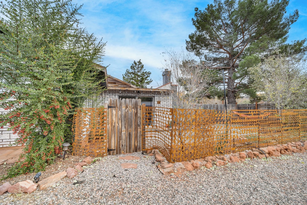 < 2 Mi to Red Rock State Park: Cozy Sedona Cottage