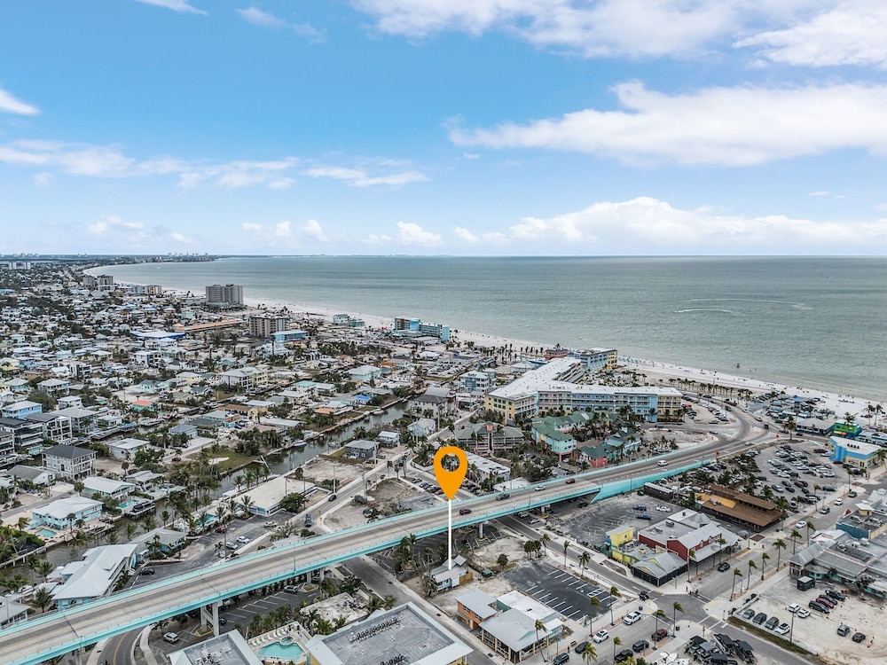 1030 Second Street 1 Bedroom Home by RedAwning view 3