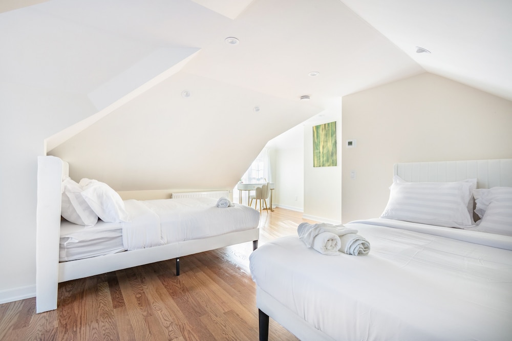 3BR Prime Luxury near NYC w Arcade Room