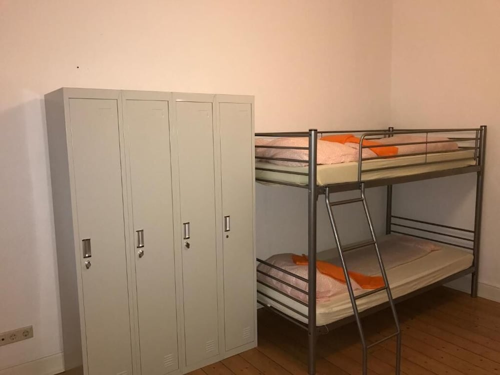 A&S Hostel Bonnerstr. 64