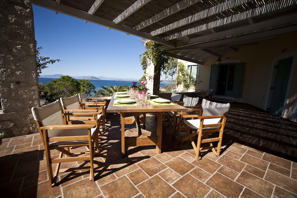 Electra Beachfront Villa
