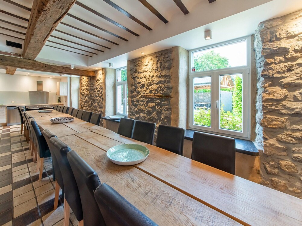 Vacation Home With BBQ Near Hotton