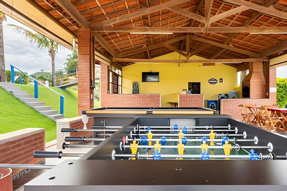 Chácara com 4 Chalés grande piscina