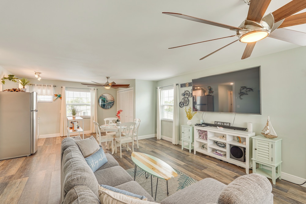 8 Mi to Beaches: Getaway w/ Pool in Panama City!