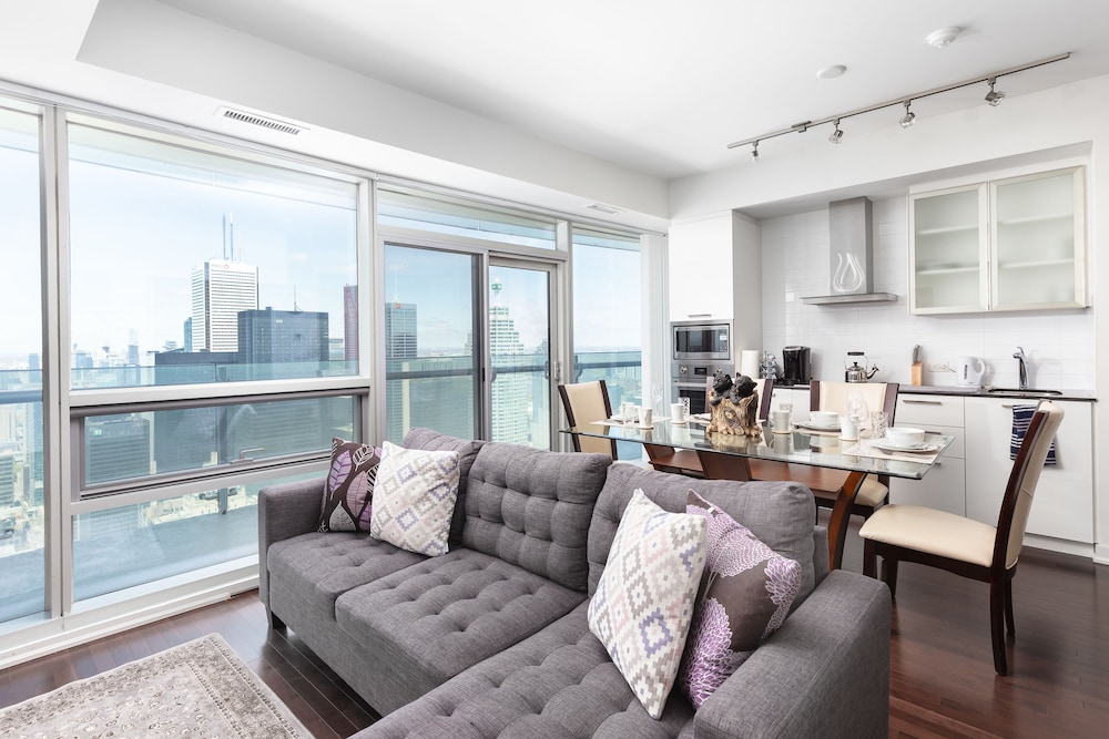 TopLine Suites - Ice Condos