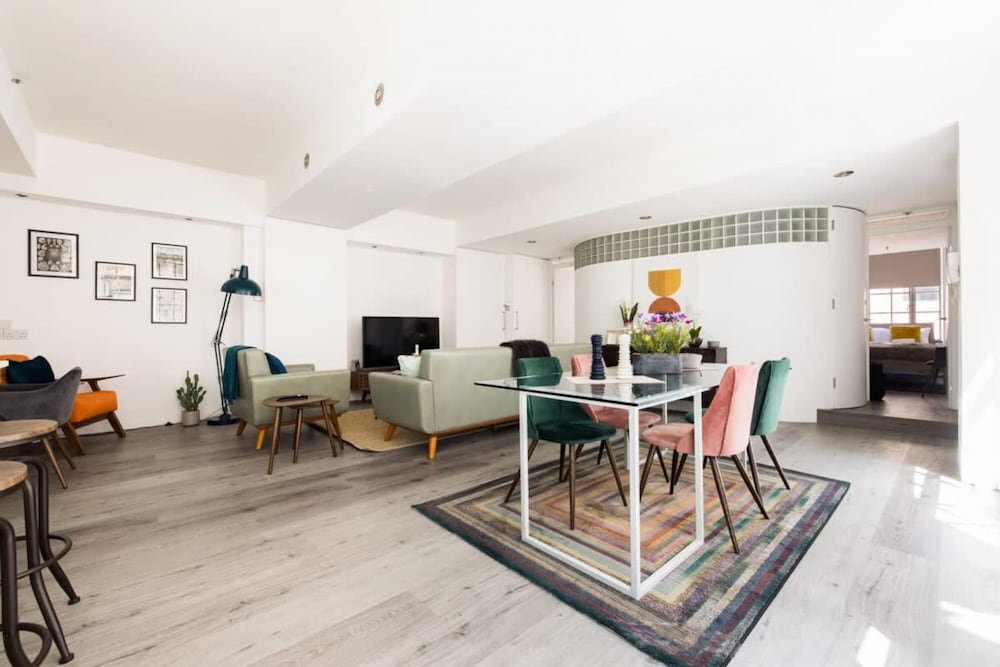 Soho Warehouse Loft With Concierge Lift