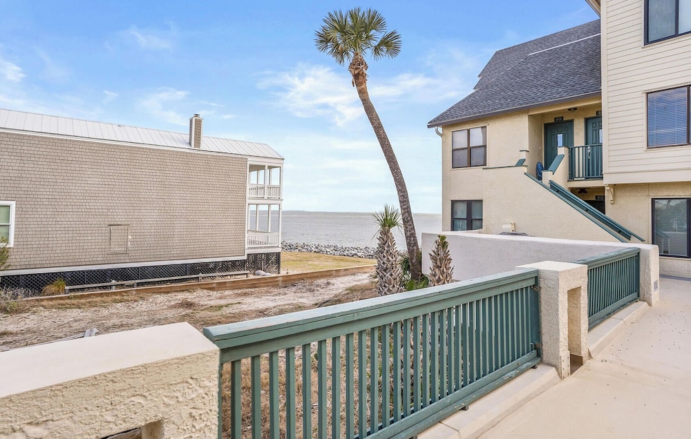 Condo with Resort Access - Great North Island Location