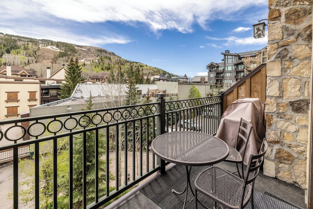 Landmark Vail - Charming Condo for 8 with Resort-style Amenities