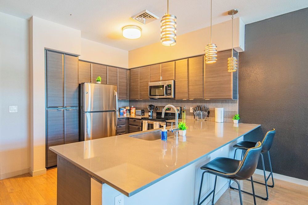 ROVE LIVING/KL - Iluminate