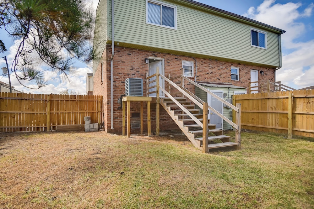 Easy Beach Access: Duplex 1/2 Mi to Chesapeake Bay
