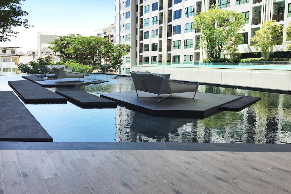 The Base Central Pattaya by Favstay