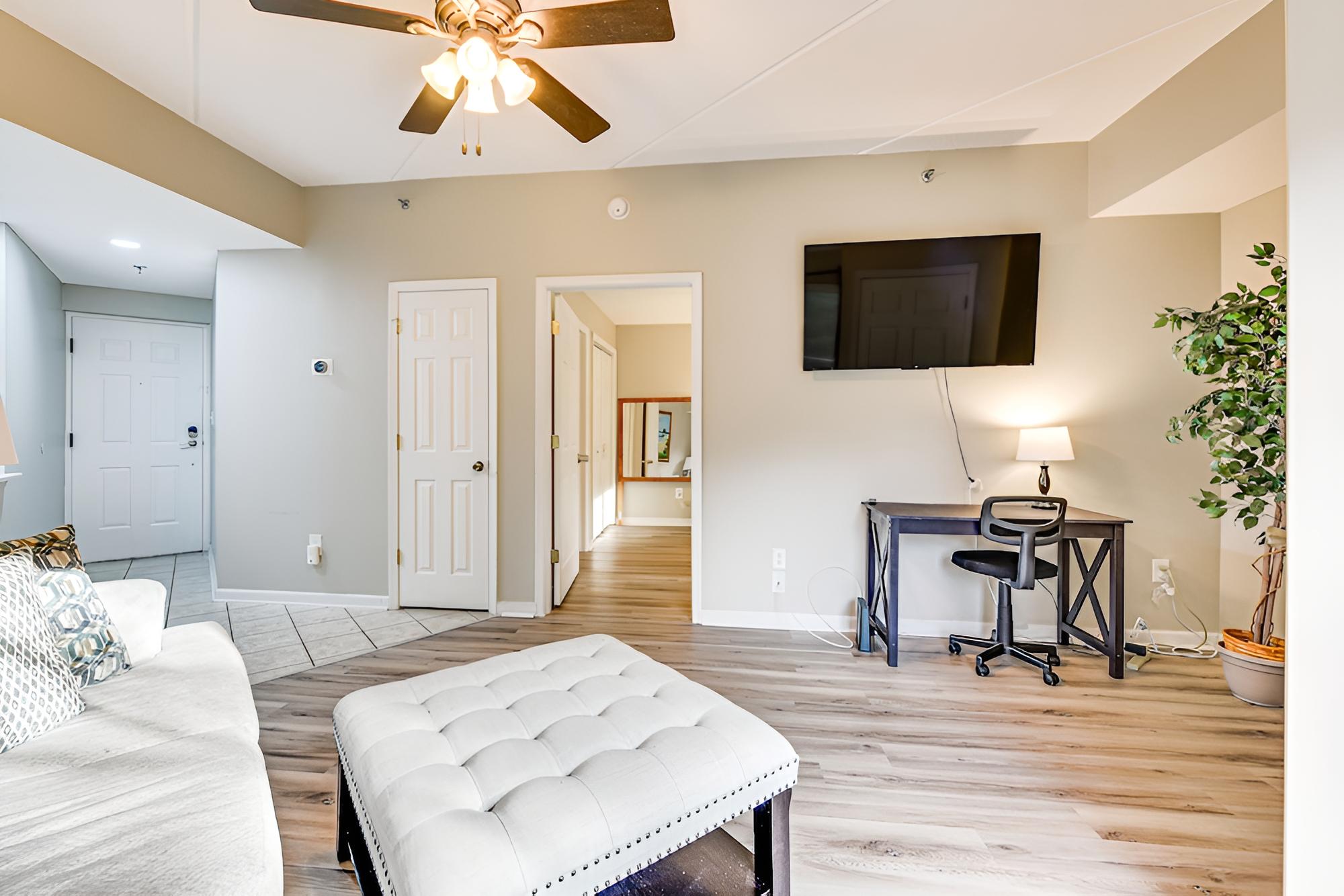 Fort Mill Condo w/ Balcony: 3 Mi to Carowinds view 4