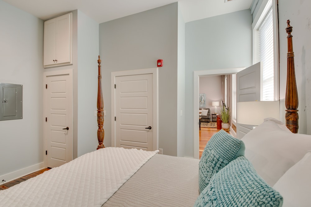 Downtown Hot Springs Condo - Walk to Restaurants!