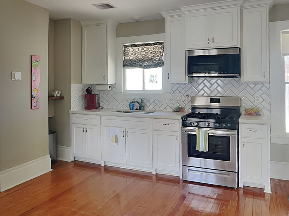 Sealy Street Duo by Ryson Vacation Rentals