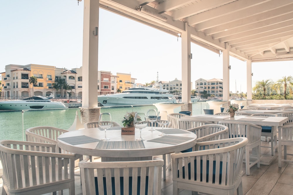 Studio 3 Guests Balcony With Views Fishing Lodge