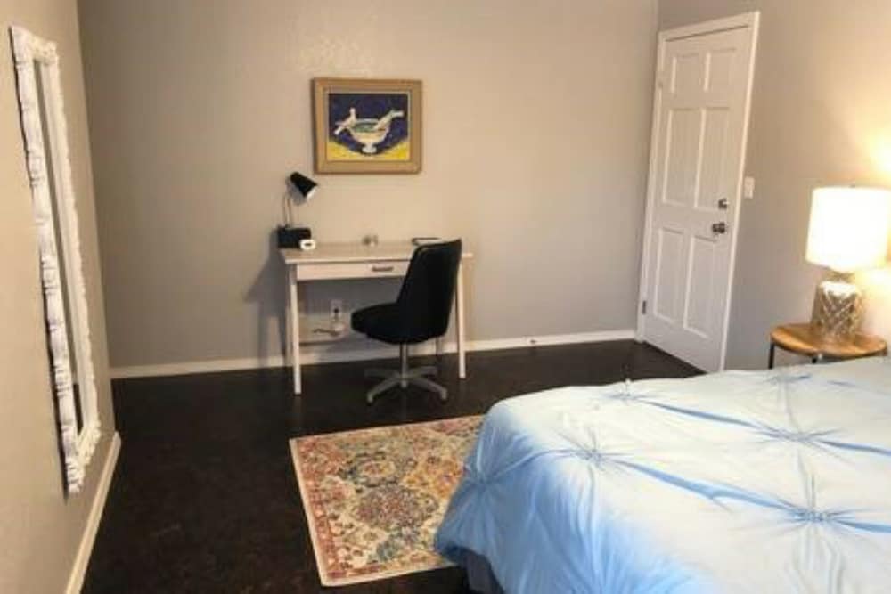 Private Bedroom Suite - Communal House near Integris Private view 2
