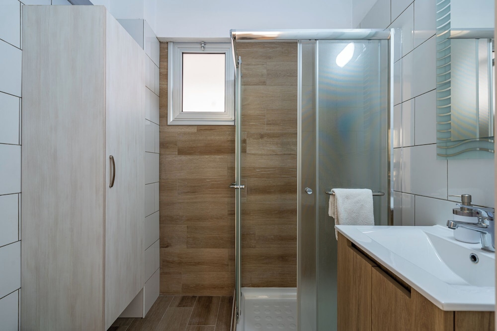 Berries 1-BR Apt in Larnaca