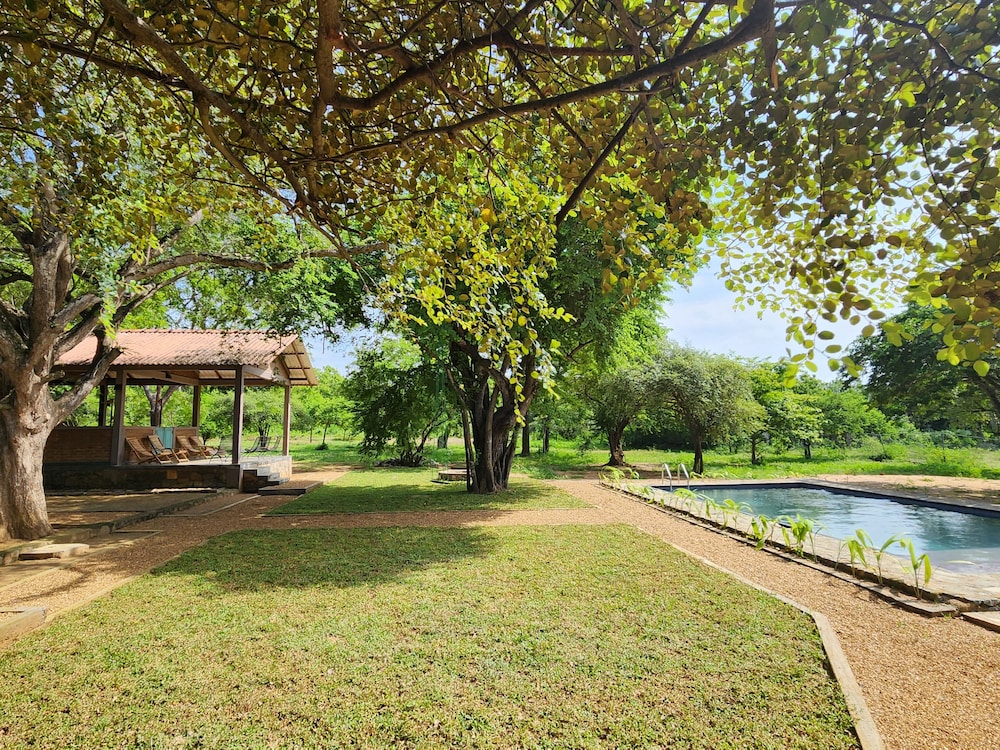 Hide Yala - Hostel