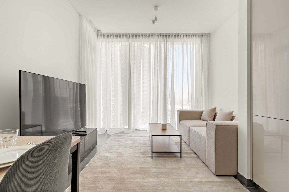 Modern 1BR in The Crest With Pool and gym