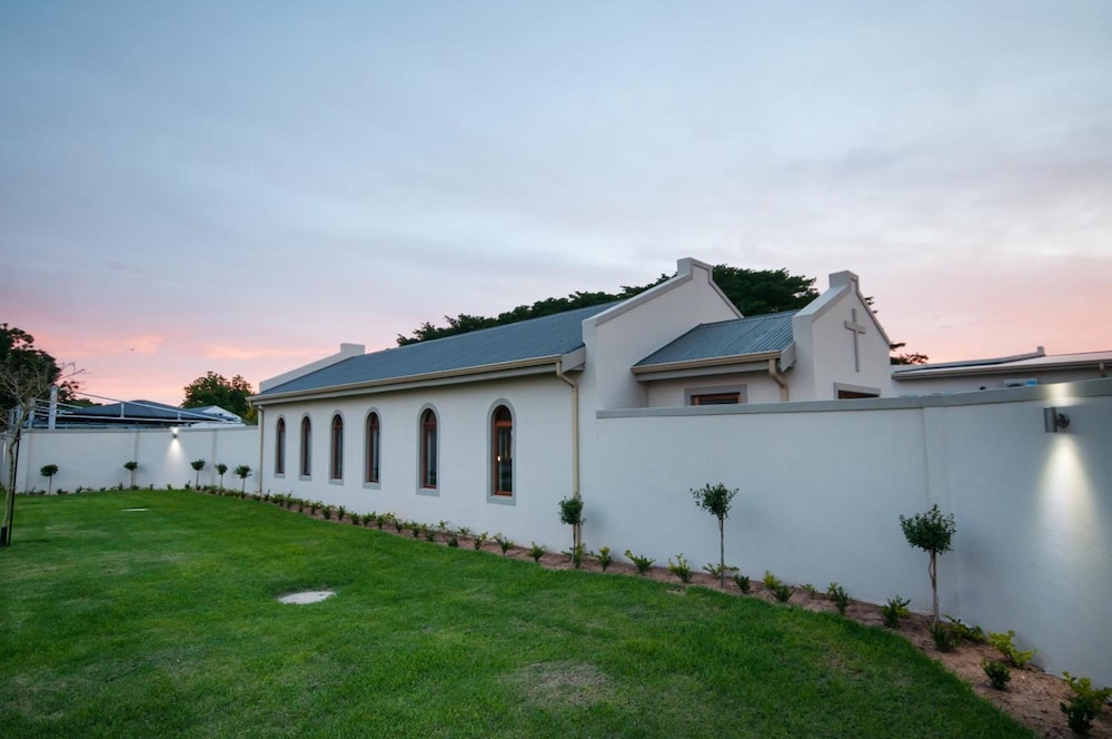 Africanos Country Estate