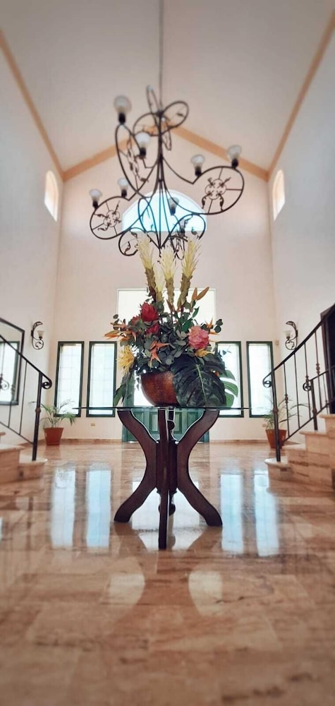 9th Hole Villa