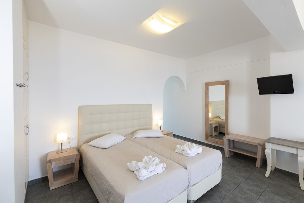 Erato Apartments